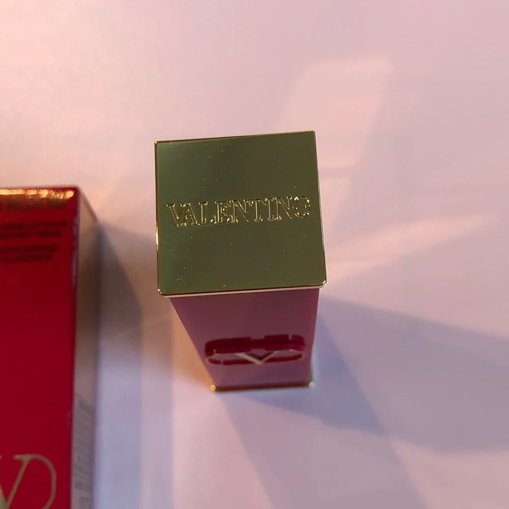 Authentic in box Valentino Rosso Satin Lip Color - Rouge Satin